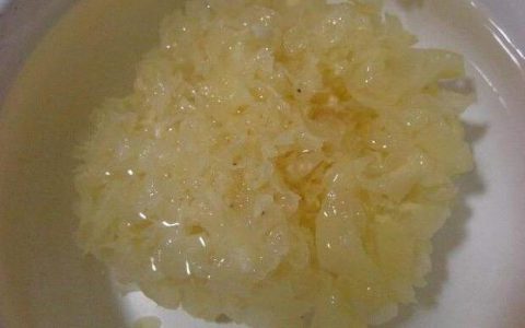 银耳焯水几分钟能熟(让你轻松掌握银耳烹饪技巧)