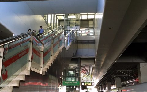 高铁站内换乘需要出站吗(如何进行高铁换乘)