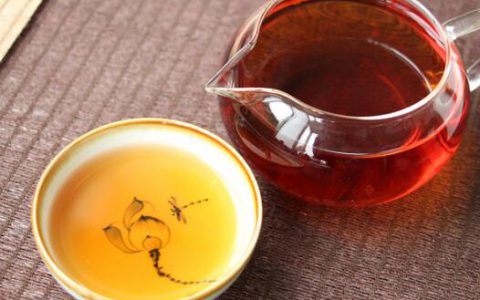 红茶冲泡方法和时间(如何冲泡红茶才能喝到香气扑鼻的正宗红茶)