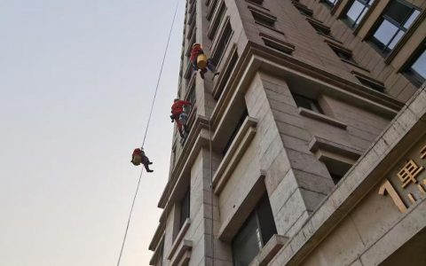 北京外墙清洗服务公司，给你的建筑墙面重回明亮(建筑外墙清洗服务)