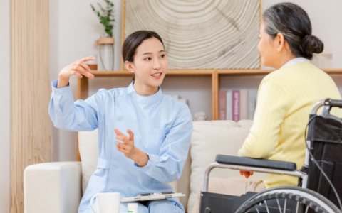 北京老人护理家政公司排名(北京老人护理家政公司优质服务)