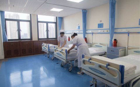 陪护家属晚上可以回家吗(陪护家属可否晚上回家)
