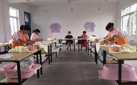 西安育婴师培训机构，选择最专业的育婴师培训机构(育婴师培训机构选择、育婴师培训项目、育婴师就业前景)