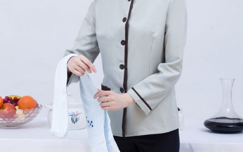 保洁工作服如何选择(如何选择适合自己的保洁工作服)