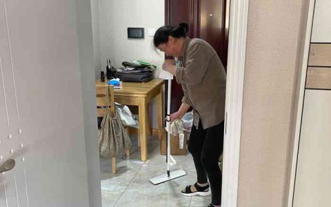 找阿姨打扫卫生，让家更干净整洁(家庭保洁阿姨)