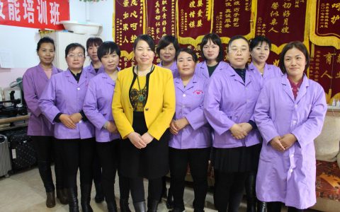 郴州月嫂公司，选择专业靠谱的月嫂就选郴州月嫂公司(郴州月嫂公司的优势和服务推荐)