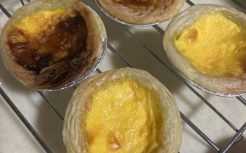 格兰仕光波炉烤蛋挞，轻松享受美味蛋挞的烘焙魔法(格兰仕光波炉烤蛋挞，用心制作品质蛋挞的神奇设备)