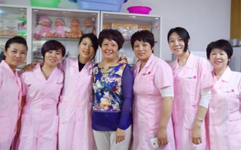 只带小孩的保姆多少钱(只带小孩的保姆价格)