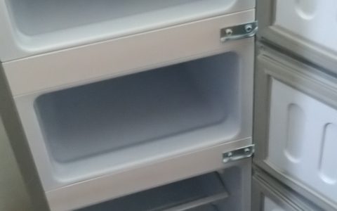 冰箱上面正常下边不冻咋回事(冰箱上部不冻原因分析)