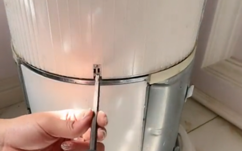 圆柱空调怎么拆卸清洗(圆柱空调拆卸清洗方法)