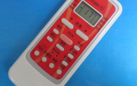 美的空调遥控器怎么换电池(美的空调遥控器电池更换方法)