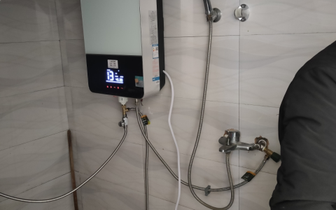 几百块的即热式热水器能用吗(几百块的即热式热水器)