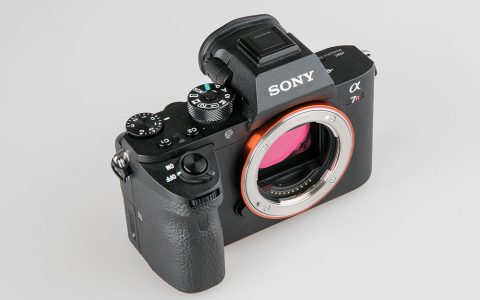 索尼a7r2是如何征服摄影行业的(索尼a7r2技术革新为摄影带来了巨大的进步)