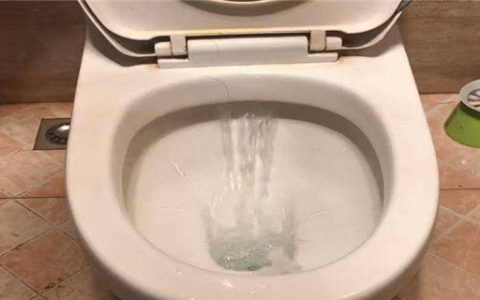 马桶不堵但下水很慢没漩涡(马桶下水慢怎么办)